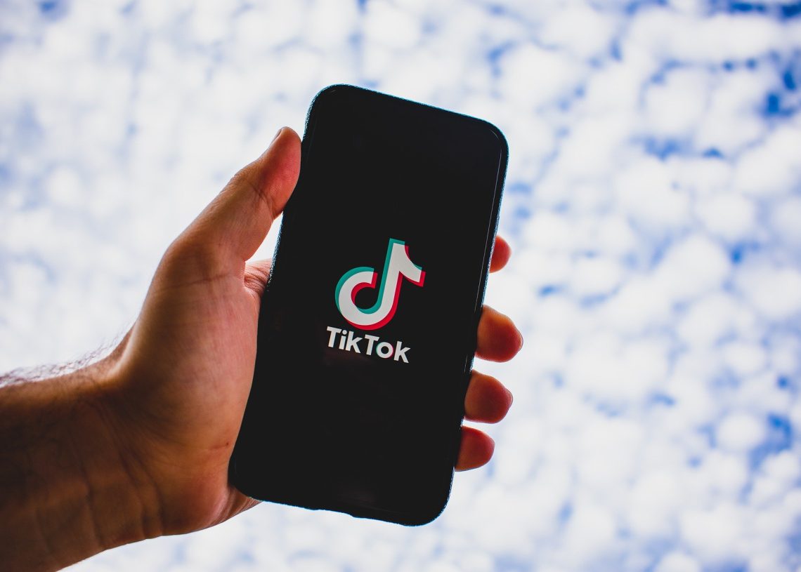 ¿Cómo reiniciar el algoritmo de TikTok?