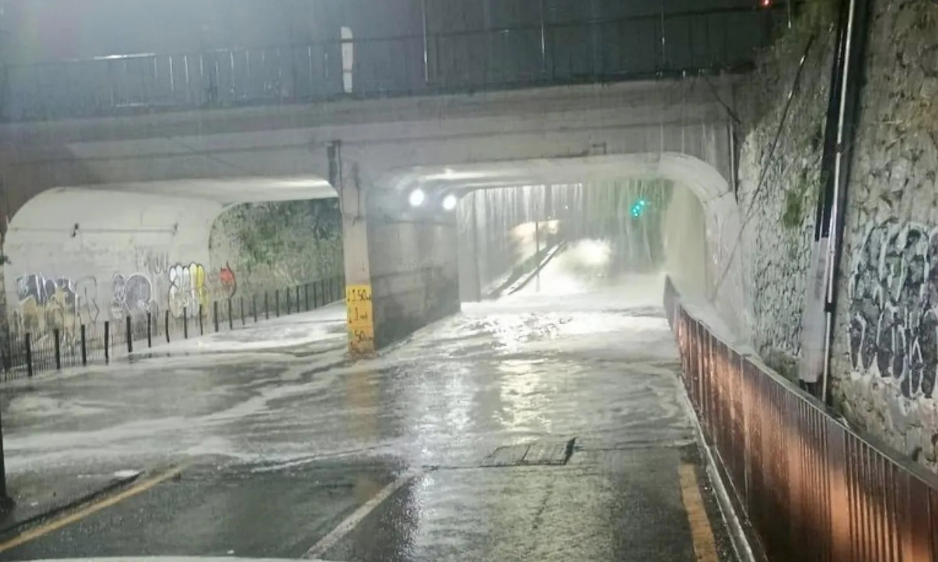 La ZMG amanece inundada por la intensa lluvia de este lunes