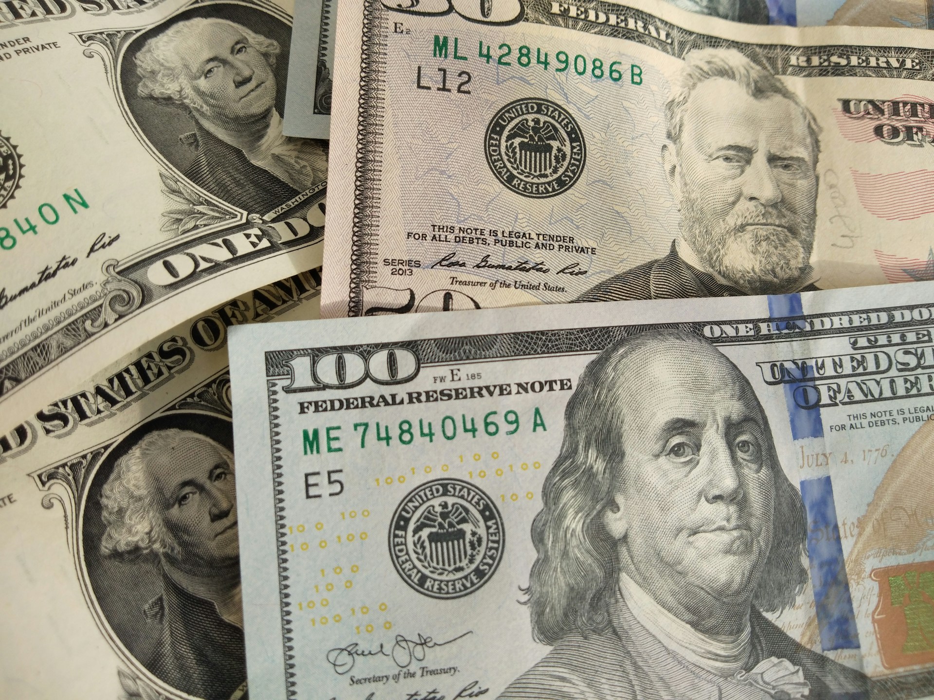 Peso mexicano se hunde; el dólar pasa las 20 unidades