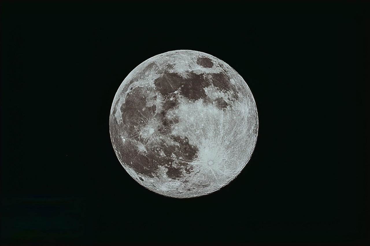 NASA aumenta riesgo de choque lunar del asteroide 2024 YR4