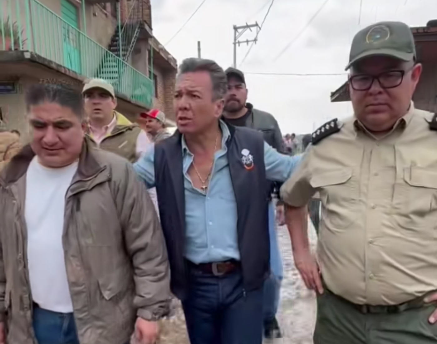 Lemus recorre Tototlán tras inundaciones por lluvias