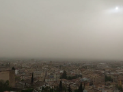 Una nube de polvo del Sahara alcanza Granada, España