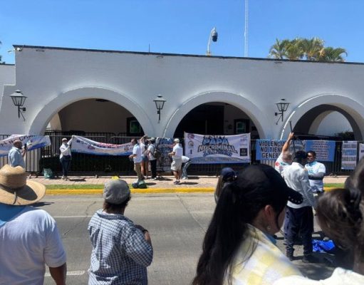 Desalojan protesta contra Ley Vicaria en Casa Jalisco