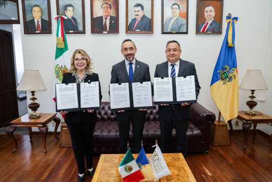 Supremo Tribunal y Ceneval impulsan certificación judicial